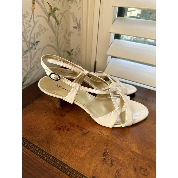 Anne Klein Strappy White Sandal Sling Back Size 9 - Picture 2 of 7
